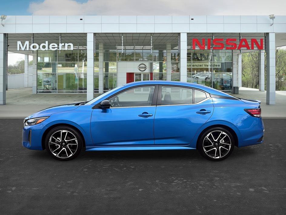Certified 2025 Nissan Sentra SR FWD image 2
