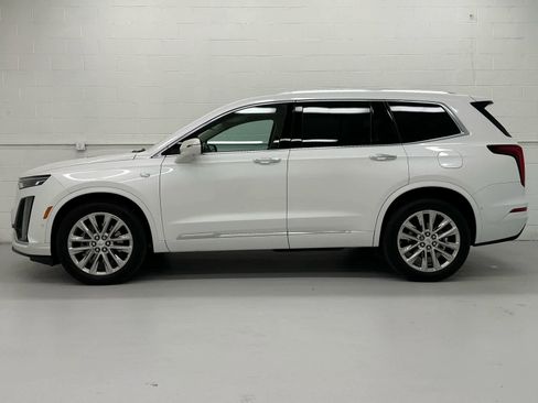 Used 2023 Cadillac XT6 Premium Luxury w/ Technology Package AWD/4WD image 3