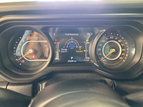 Used 2024 Jeep Wrangler Unlimited Rubicon w/ Technology Group AWD/4WD image 11
