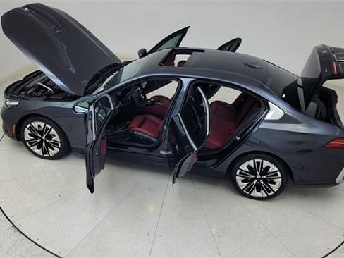 Used 2026 BMW 540i xDrive image 88
