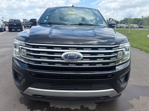 Used 2020 Ford Expedition XLT w/ Equipment Group 202A AWD/4WD image 3