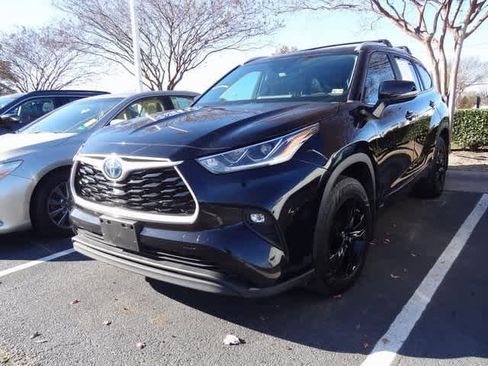 Used 2023 Toyota Highlander Bronze Edition image 1