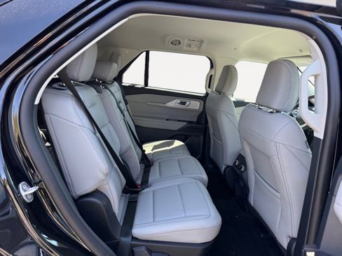 New 2026 Ford Explorer Active image 18