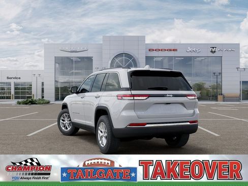 New 2026 Jeep Grand Cherokee Laredo AWD/4WD image 3