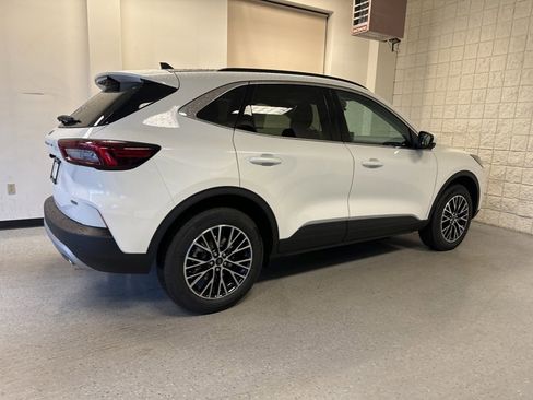 New 2025 Ford Escape SE w/ PHEV Premium Package image 22