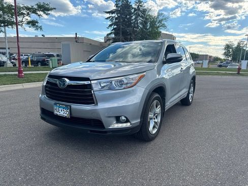 Used 2016 Toyota Highlander Limited Platinum AWD/4WD image 2