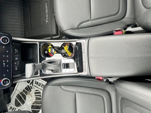 Used 2025 Hyundai Tucson SEL FWD image 19