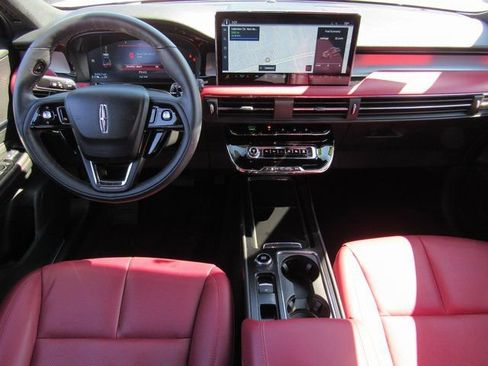 Used 2023 Lincoln Corsair Reserve FWD image 11