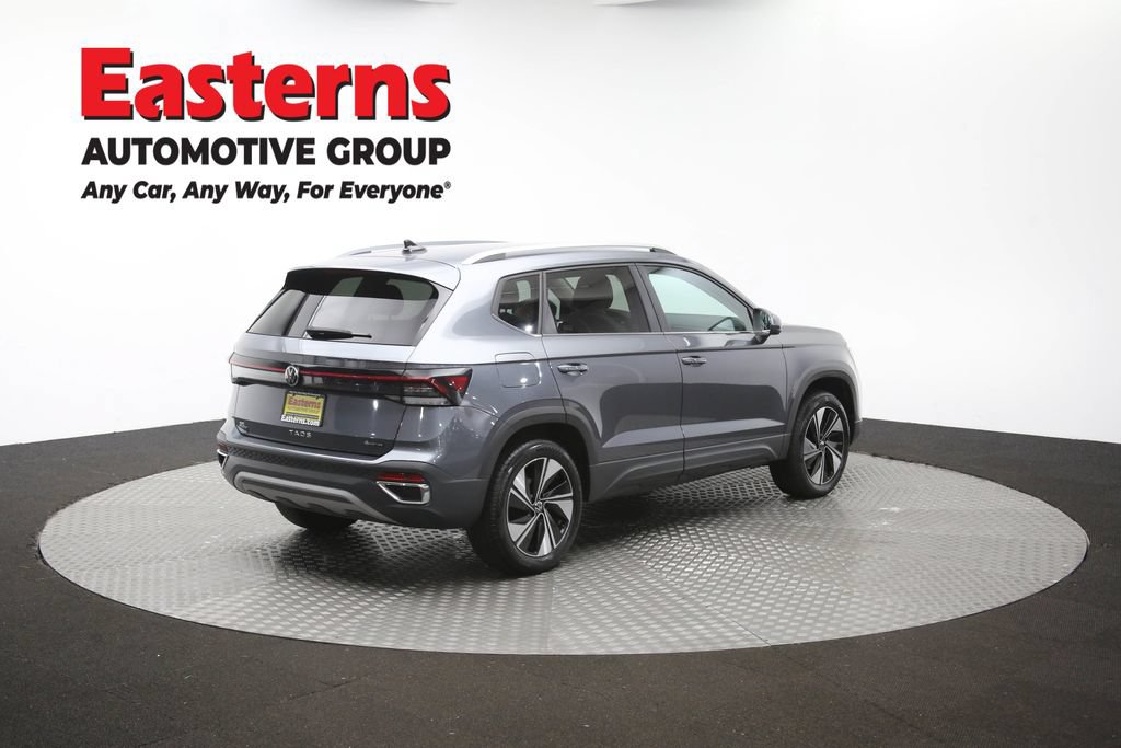 Used 2025 Volkswagen Taos SE AWD/4WD image 41
