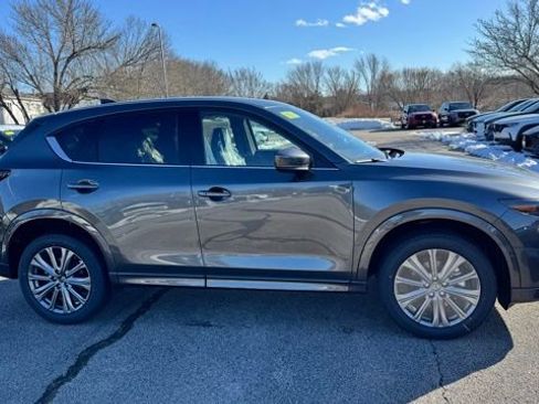 New 2025 MAZDA CX-5 Signature image 2