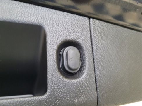 Used 2020 GMC Yukon XL SLT w/ Open Road Package image 26