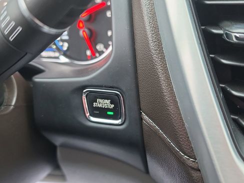 Used 2021 GMC Acadia SLT w/ Technology Package FWD image 27