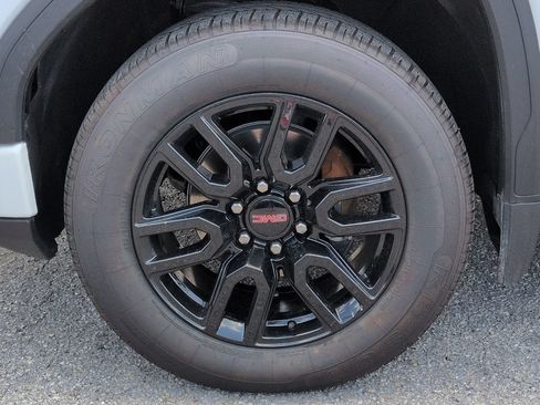Used 2024 GMC Sierra 1500 Elevation RWD image 11