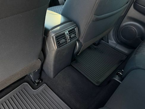 Used 2020 Nissan Rogue S FWD image 26