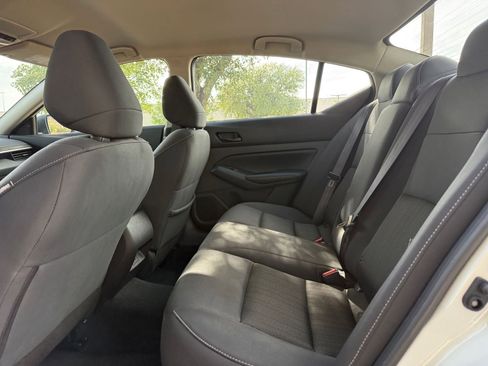 Used 2025 Nissan Altima 2.5 SV FWD image 25