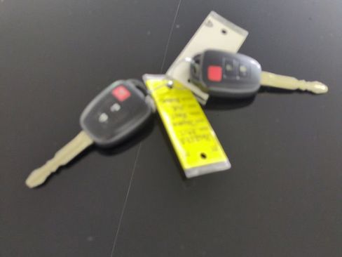 Used 2014 Toyota RAV4 XLE AWD/4WD image 29