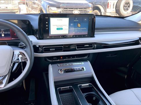 New 2026 Lincoln Aviator AWD w/ Jet Appearance Package image 6