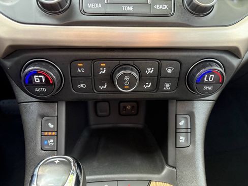 Used 2017 GMC Acadia Denali AWD/4WD image 22