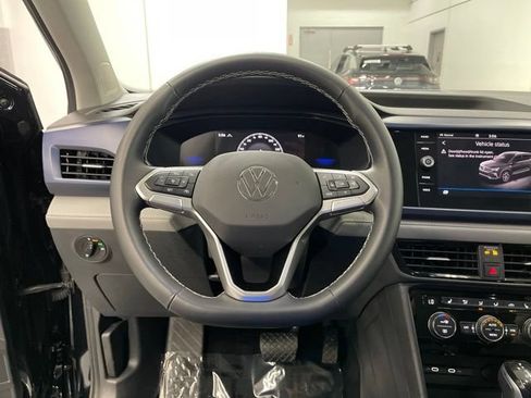 Used 2024 Volkswagen Taos SE w/ Panoramic Sunroof Package AWD/4WD image 21