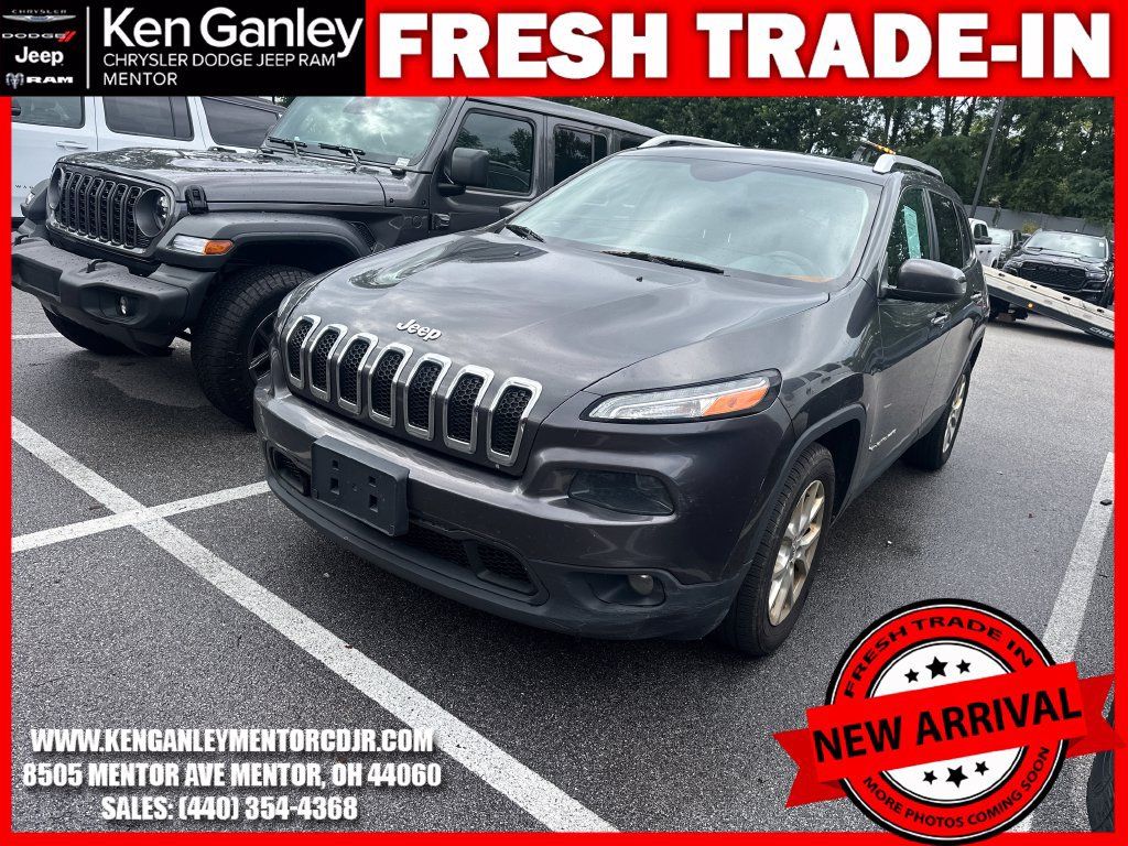 Used 2014 Jeep Cherokee Latitude w/ Cold Weather Group FWD image 3