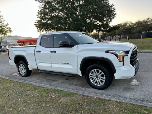 Used 2022 Toyota Tundra SR5 w/ SR5 Convenience Package image 7