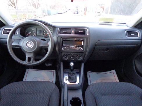 Used 2013 Volkswagen Jetta S image 22
