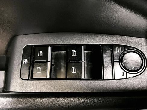 Used 2021 MAZDA MAZDA3 s image 31