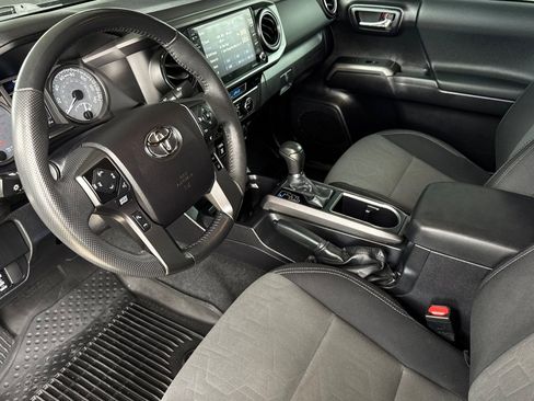 Used 2021 Toyota Tacoma TRD Sport w/ Technology Package AWD/4WD image 12