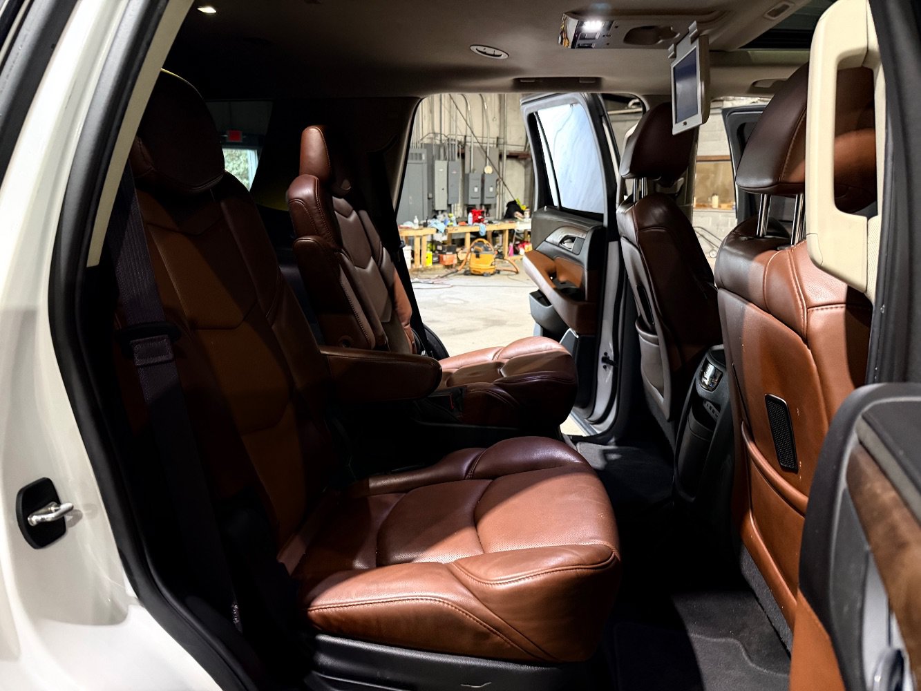 Used 2017 Cadillac Escalade Premium Luxury RWD image 22