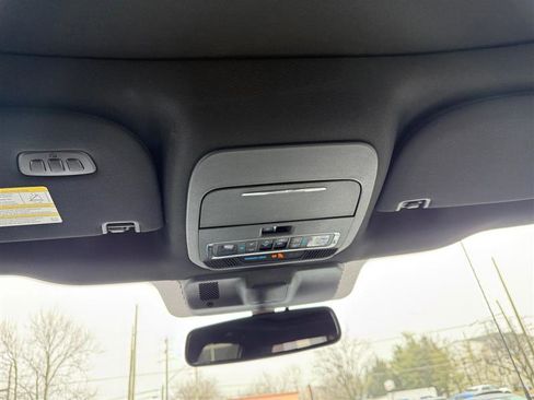 Used 2022 Ford F150 Lightning Platinum image 33