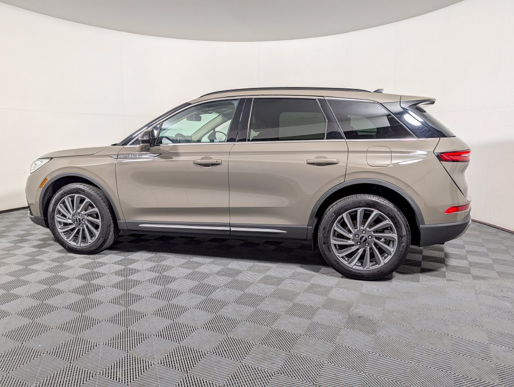 Used 2025 Lincoln Corsair Reserve AWD/4WD image 5