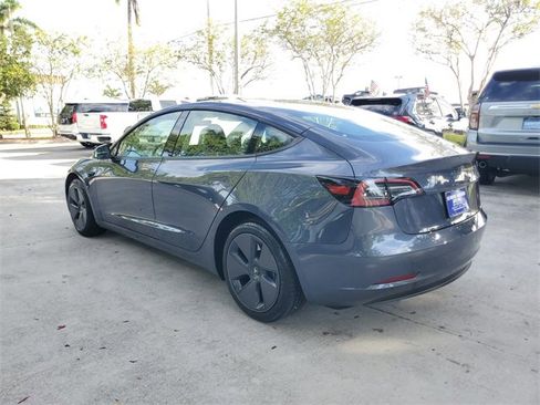 Used 2023 Tesla Model 3 Standard Range image 2