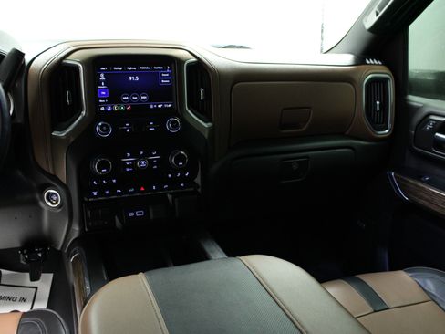 Used 2023 Chevrolet Silverado 3500 High Country w/ Technology Package image 19