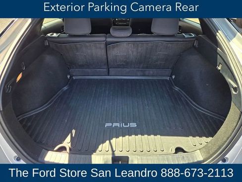 Used 2020 Toyota Prius LE AWD/4WD image 28