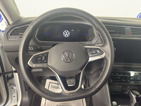 Used 2024 Volkswagen Tiguan SE FWD image 22