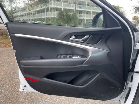 Used 2025 Genesis G70 2.5T image 20