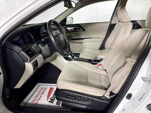 Used 2014 Honda Accord Plug-In Sedan image 11