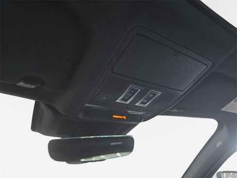 Used 2023 Jaguar XF R-Dynamic SE image 24