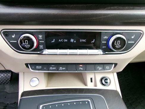 Used 2018 Audi Q5 Prestige w/ Prestige Package AWD/4WD image 19