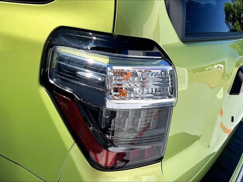 Certified 2023 Toyota 4Runner TRD Off-Road Premium w/ Off Road Premium Plus Package AWD/4WD image 24