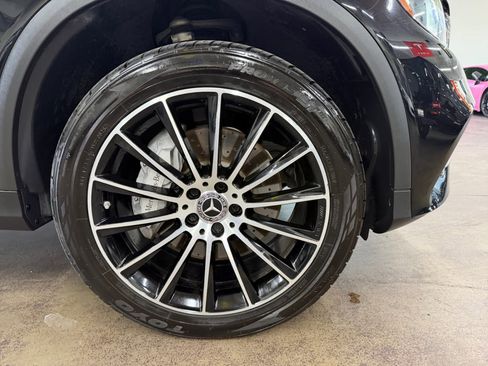 Used 2019 Mercedes-Benz GLC 300 4MATIC image 25