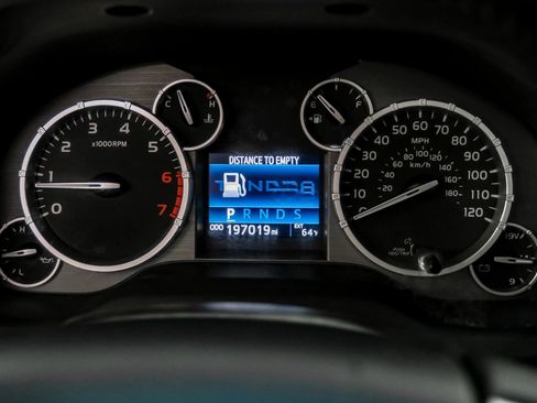 Used 2017 Toyota Tundra Limited image 19