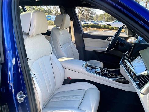 Used 2026 BMW X7 M60i image 9