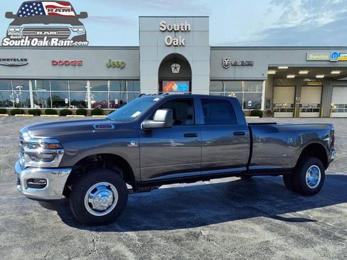 New 2026 RAM 3500 Tradesman w/ Chrome Appearance Group A image 4