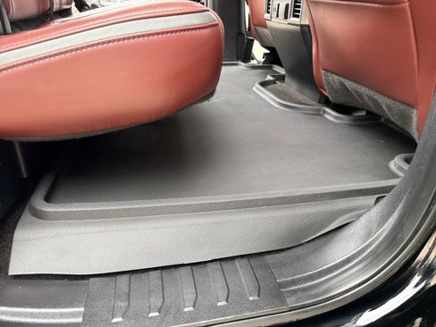 Used 2018 Ford F150 Platinum w/ Equipment Group 701A Luxury AWD/4WD image 40