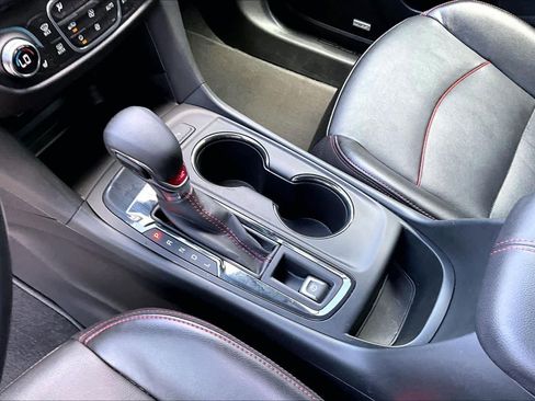 Used 2022 Chevrolet Equinox RS w/ RS Leather Package FWD image 17