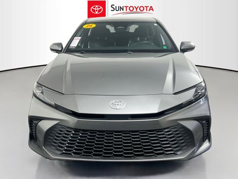 Used 2025 Toyota Camry SE FWD image 10