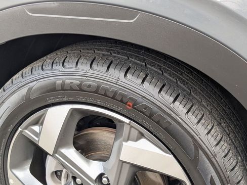 Used 2025 Hyundai Venue SEL image 30