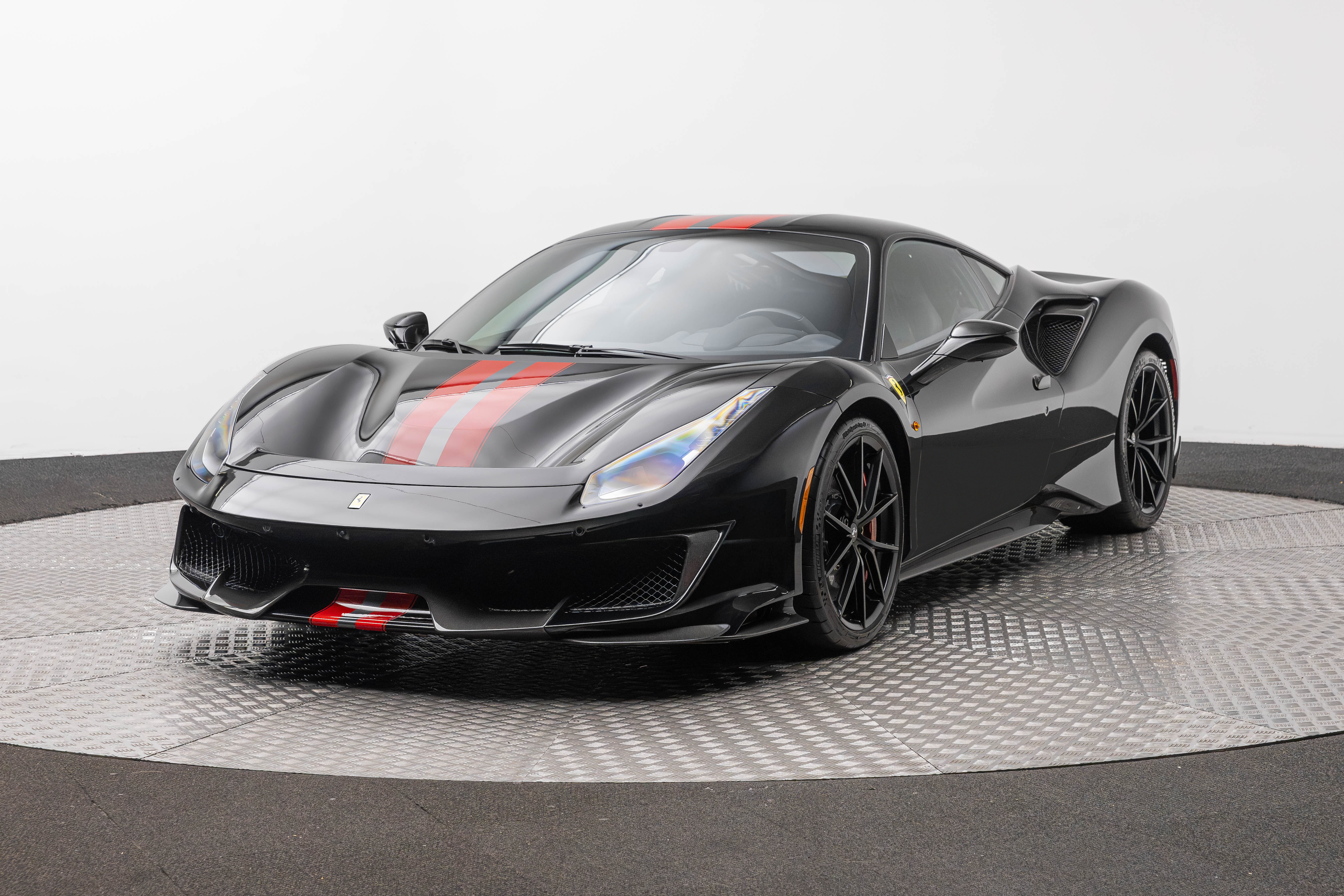 Used 2019 Ferrari 488 Pista Coupe RWD image 1