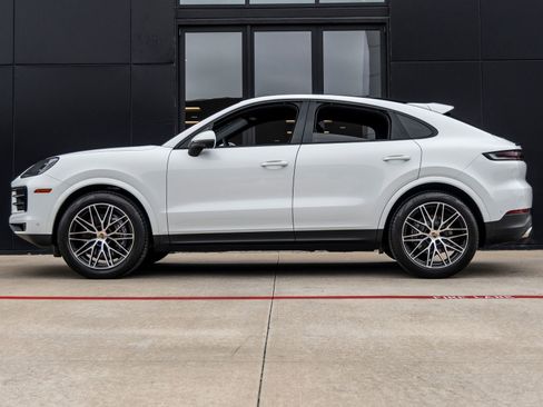 Certified 2026 Porsche Cayenne Coupe AWD/4WD image 2